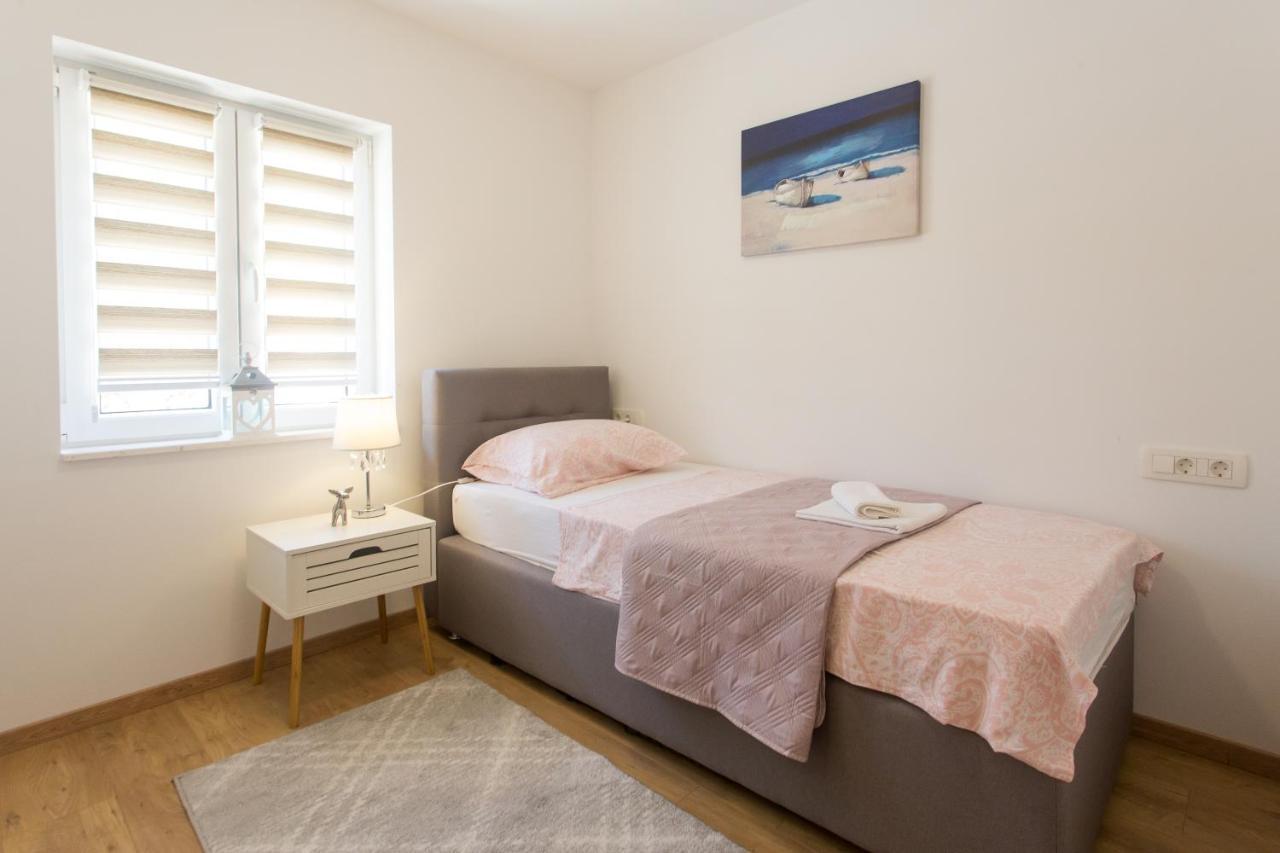 Villa Ivano With Sea&Mountain View Kastel Stari Exterior photo